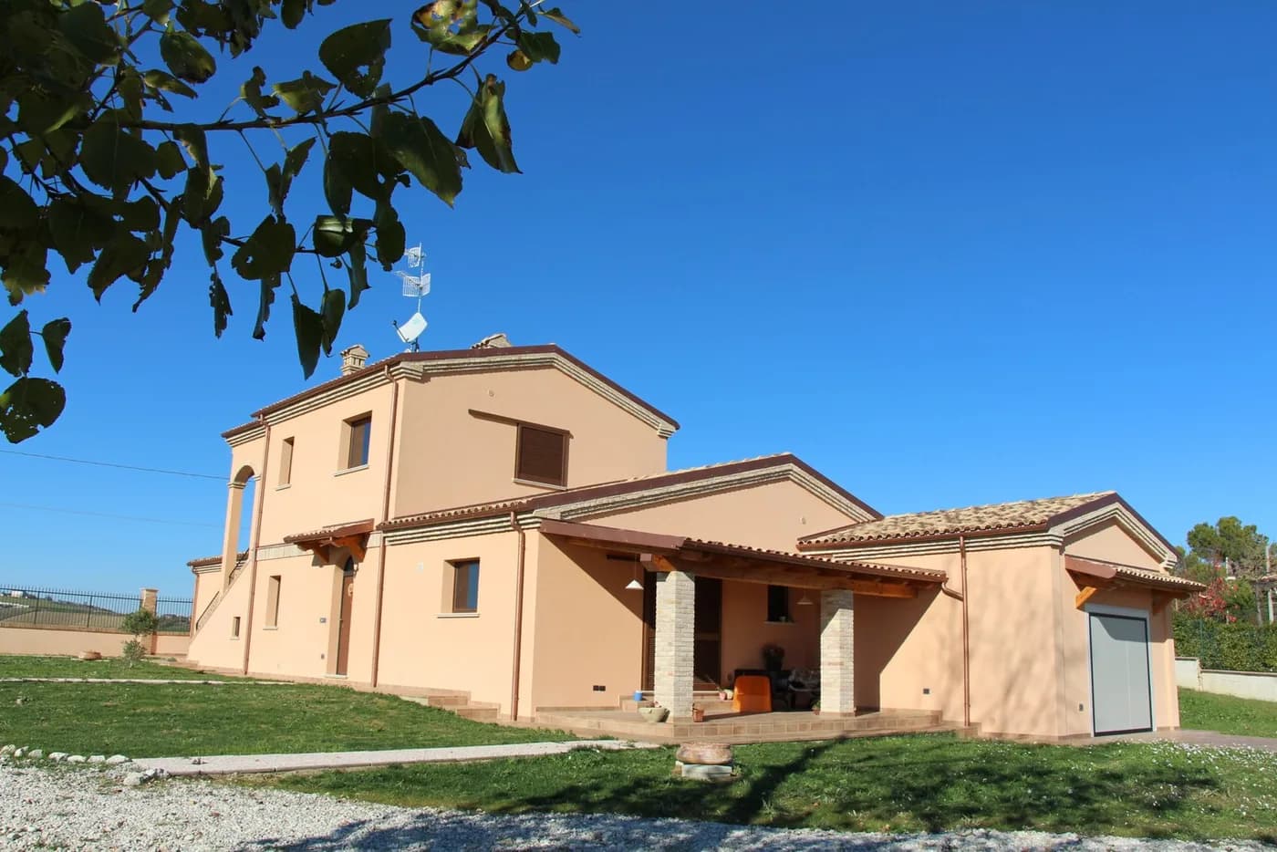 Villa indipendente — Residenziale